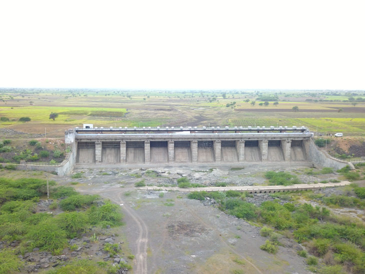 65% less rainfall in Gujarat, only 25% water in 98 dams, Narmada dam 20 meters empty, only three dams flooded | ગુજરાતમાં 65% ઓછો વરસાદ, 98 ડેમમાં માત્ર 25% પાણી, નર્મદા ડેમ 20 મીટર ખાલી, ત્રણ જ ડેમ છલોછલ - Vimarsana News
