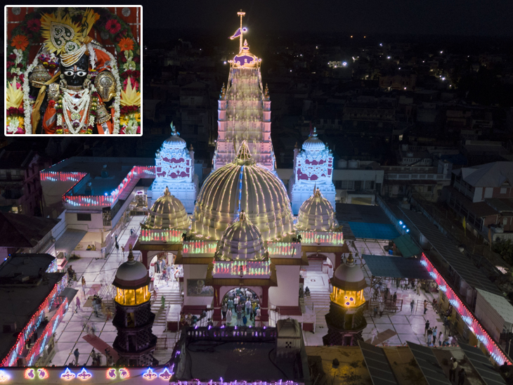 Janmashtami ban on circumambulation in Dakor, devotees will enter through the main gate and exit through the gate towards Lakshmiji temple | પ્રદક્ષિણા પર પ્રતિબંધ, ભક્તો મુખ્ય દરવાજેથી પ્રવેશી દર્શન કરી લક્ષ્મીજી મંદિર તરફના દરવાજેથી બહાર નીકળશે - Vimarsana News
