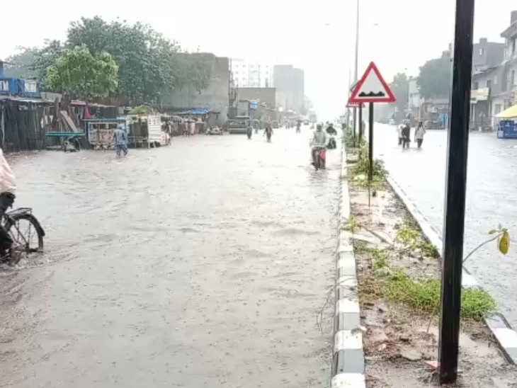 સવારે કામકાજ અર્થે નીકળતા લોકોને મુશ્કેલીનો સામનો કરવો પડ્યો હતો.