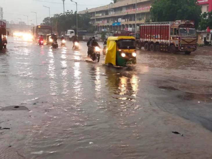 Heavy rains expected in Panchmahal, Chhotaudepur and Vadodara today, rain in South Gujarat till September 26 | આજે પંચમહાલ, છોટાઉદેપુર અને વડોદરામાં અતિભારે વરસાદની સંભાવના, 26 સપ્ટેમ્બર સુધી દક્ષિણ ગુજરાતમાં મેઘમહેર - Vimarsana News