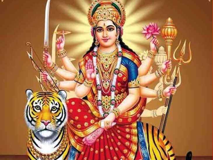 શરદ ઋતુ અને આસો મહિનામાં આવતી નવરાત્રિને શારદીય નવરાત્રિ કહેવામાં આવે છે