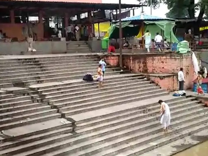સિદ્ધઘાટ ઉપર પ્રેતશિલા તીર્થ