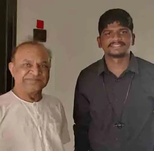 , નટુકાકાની અંતિમ સફર:સ્વામિનારાયણ સંતે ઘનશ્યામ નાયકના મોંમાં તુલસીનું પાન મૂક્યું હતું, અંતિમ યાત્રા તસવીરોમાં, The World Live Breaking News Coverage & Updates IN ENGLISH