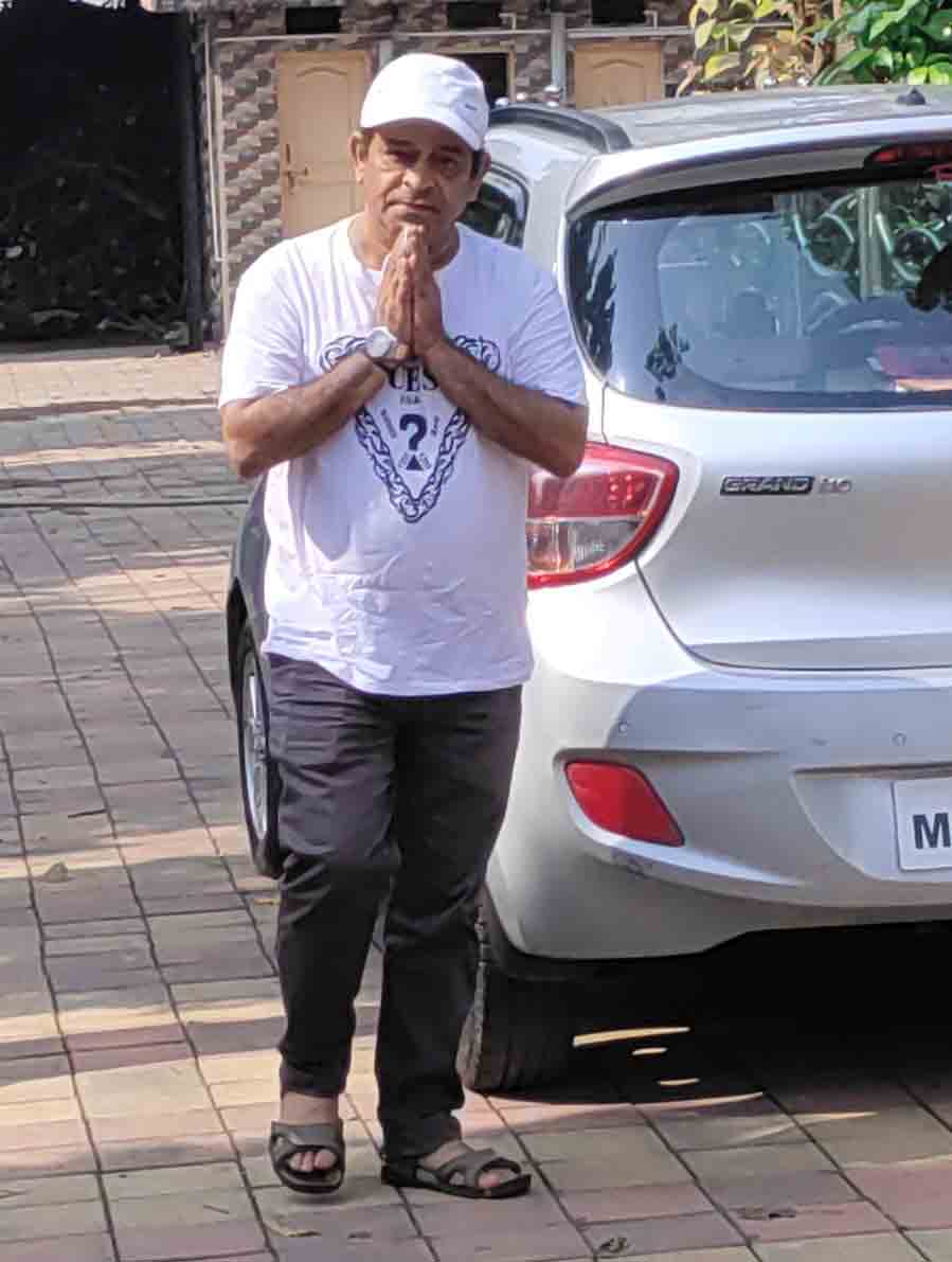 , નટુકાકાની અંતિમ સફર:સ્વામિનારાયણ સંતે ઘનશ્યામ નાયકના મોંમાં તુલસીનું પાન મૂક્યું હતું, અંતિમ યાત્રા તસવીરોમાં, The World Live Breaking News Coverage & Updates IN ENGLISH