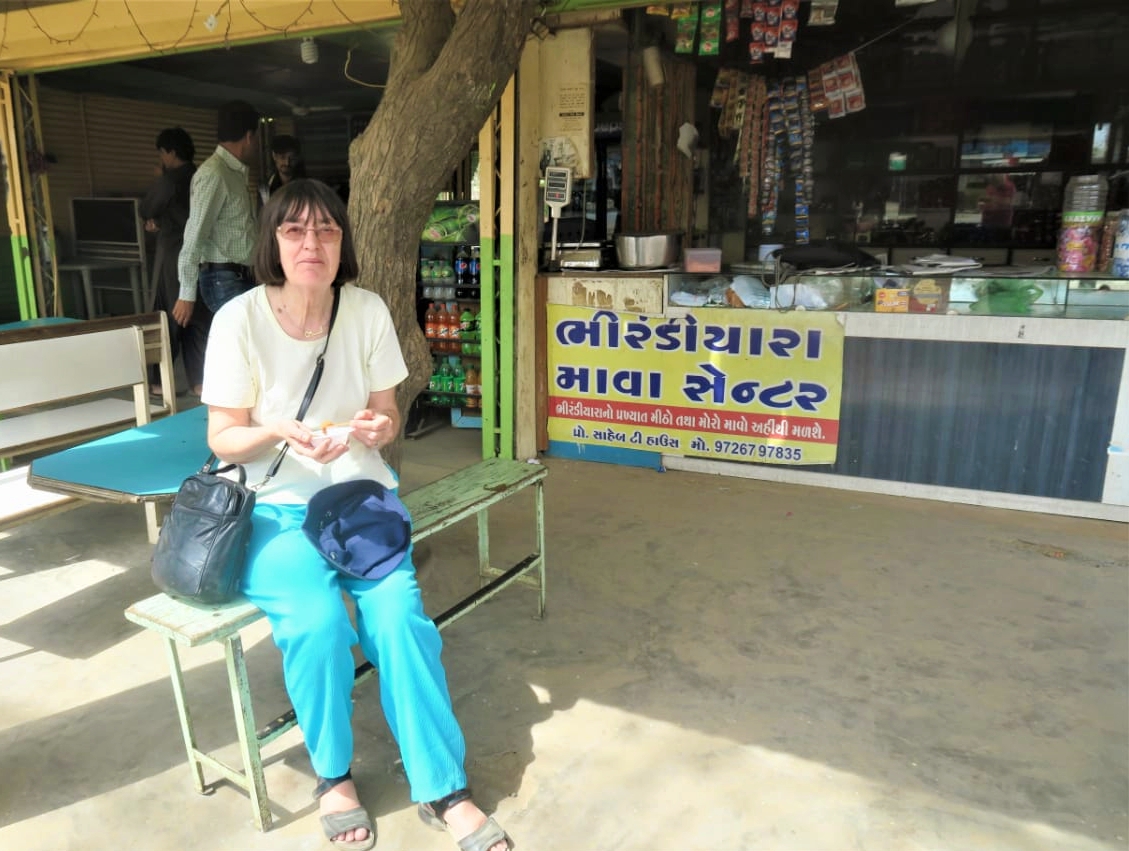 After a gap of two years, Ranotsav became an economic boom for the locals,  selling milk powder at record levels. | બે વર્ષના અંતરાળ બાદ રણોત્સવ  સ્થાનિકો માટે આર્થિક લહેર બનીને આવ્યો,