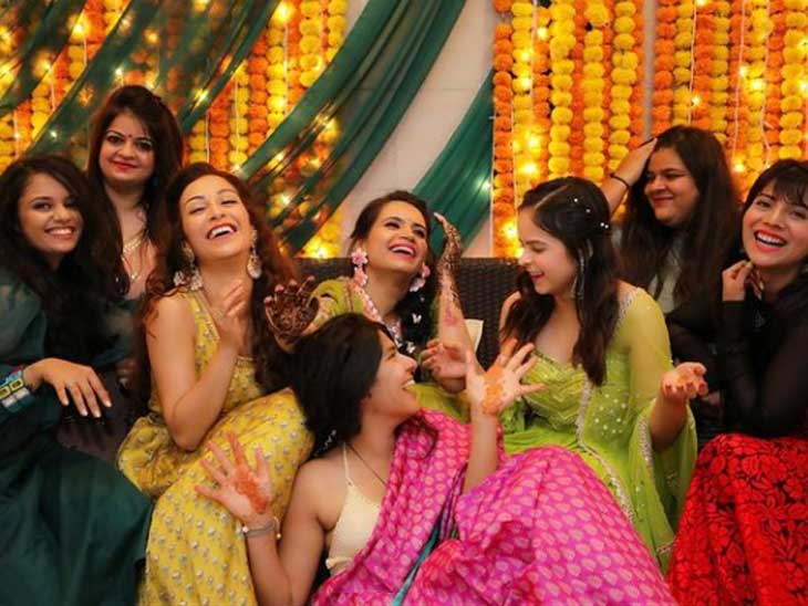 , ‘રીટા રિપોર્ટર’ ફરી પરણી:’તારક મહેતા..’ ફૅમ પ્રિયા-માલવે બીજીવાર લગ્ન કર્યા, મહેંદીથી લઈ વેડિંગ સેરેમની તસવીરોમાં માણો, The World Live Breaking News Coverage & Updates IN ENGLISH