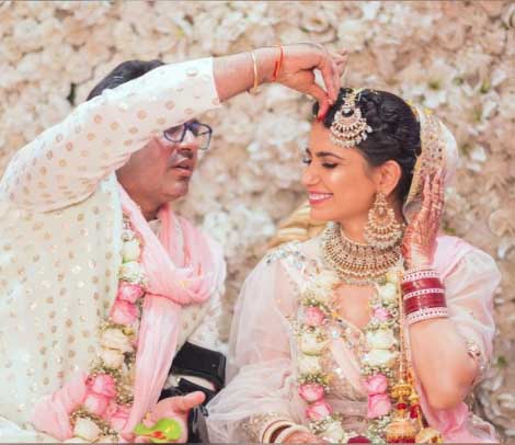 , ‘રીટા રિપોર્ટર’ ફરી પરણી:’તારક મહેતા..’ ફૅમ પ્રિયા-માલવે બીજીવાર લગ્ન કર્યા, મહેંદીથી લઈ વેડિંગ સેરેમની તસવીરોમાં માણો, The World Live Breaking News Coverage & Updates IN ENGLISH