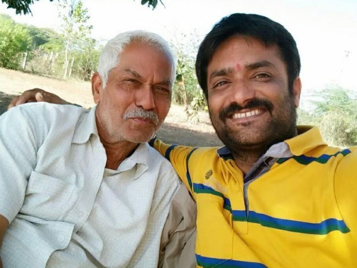 પિતા સાથે દીપકની તસવીર યાદોમાં રહી ગઈ.