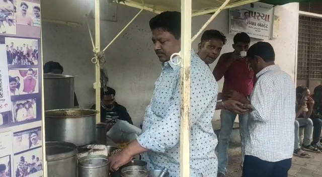 વડોદરા બેઠક પરથી ચૂંટણી લડ્યા ત્યારે વડાપ્રધાન મોદીએ મહીડાને પોતાના નામના પ્રસ્તાવક બનાવ્યા હતા