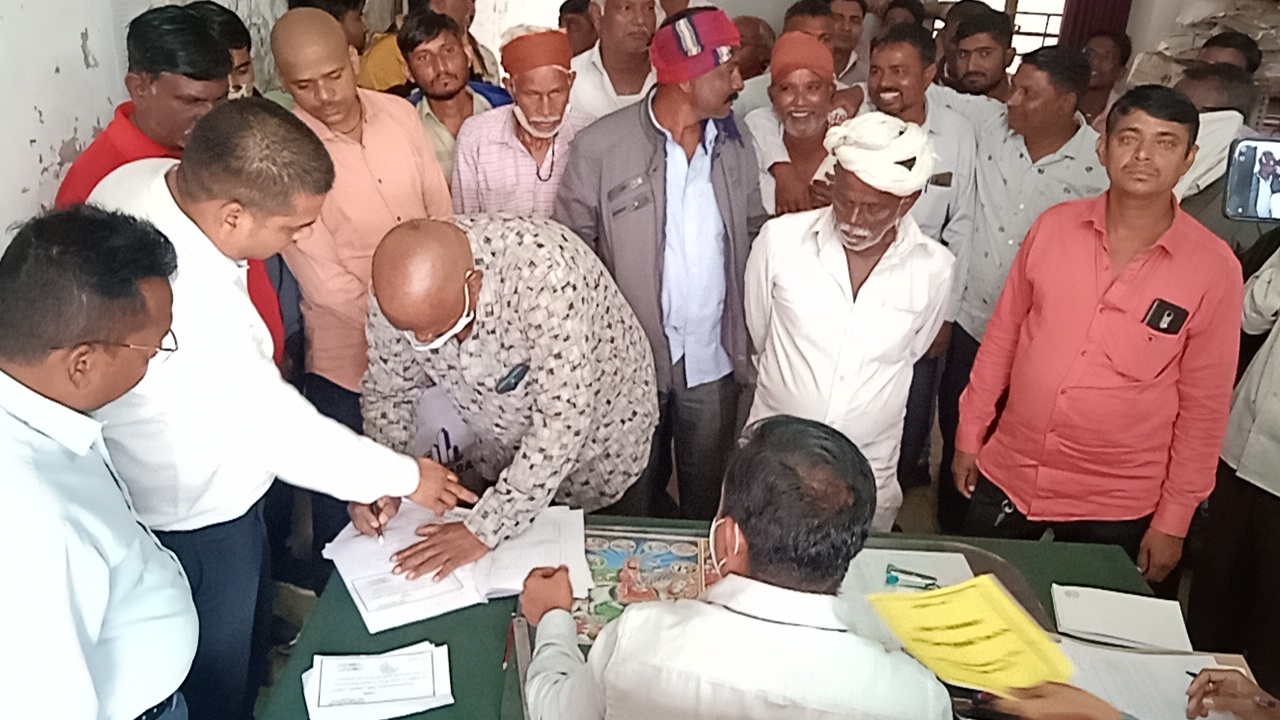 ફોર્મ ભરવાનો અંતિમ દિવસ: બનાસકાંઠા માં 588 ગ્રામ પંચાયતની ચૂંટણીમાં 3535 સરપંચના ઉમેદવારોએ ફોર્મ ભરી ઉમેદવારો નોંધાવી ફોર્મ ભરવાનો અંતિમ દિવસ: બનાસકાંઠા માં 588 ગ્રામ પંચાયતની ચૂંટણીમાં 3535 સરપંચના ઉમેદવારોએ ફોર્મ ભરી ઉમેદવારો નોંધાવી