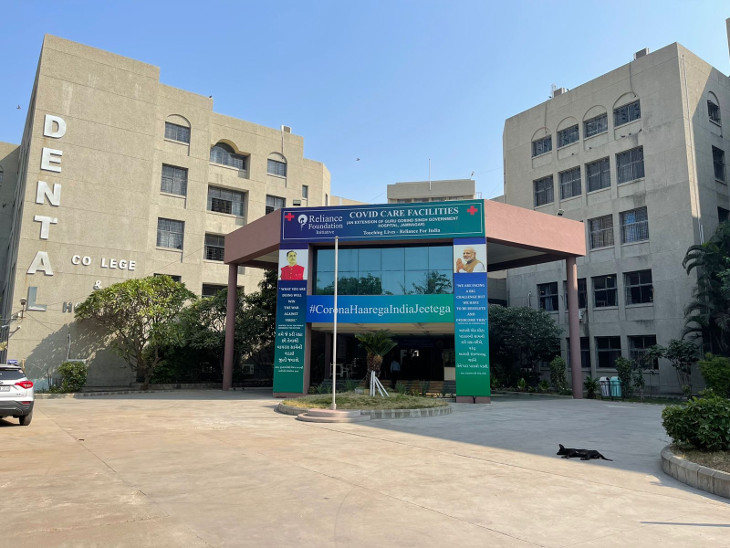 જામનગરની ડેન્ટલ હોસ્પિટલમાં ઓમિક્રોન વોર્ડ તૈયાર કરાયો છે.