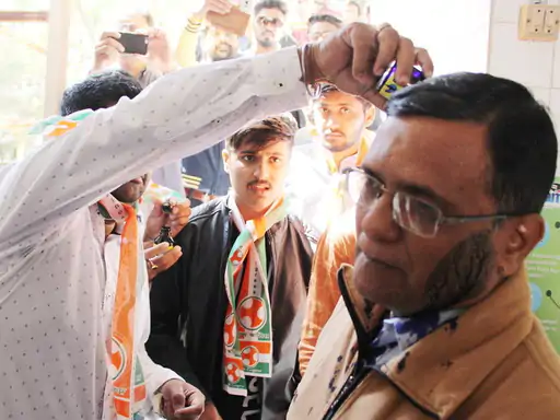 પ્રોફેસર રાકેશ જોશી પર શાહી ફેંકાઇ હતી