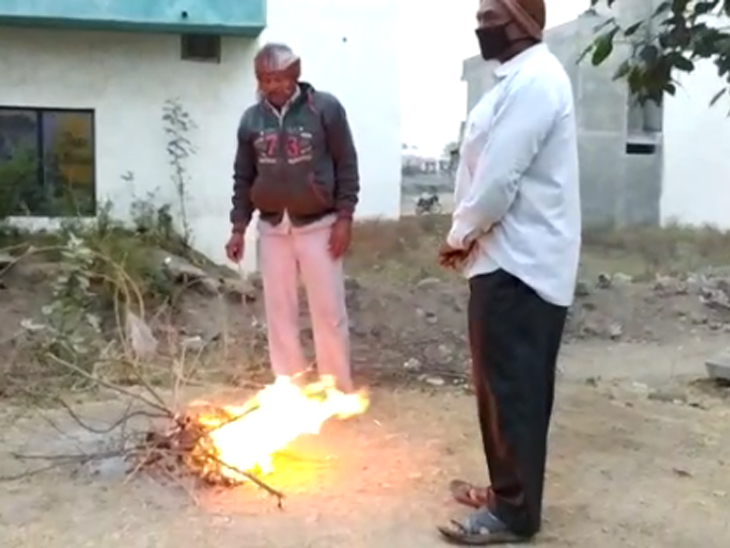 તસવીર પ્રતીકાત્મક છે.