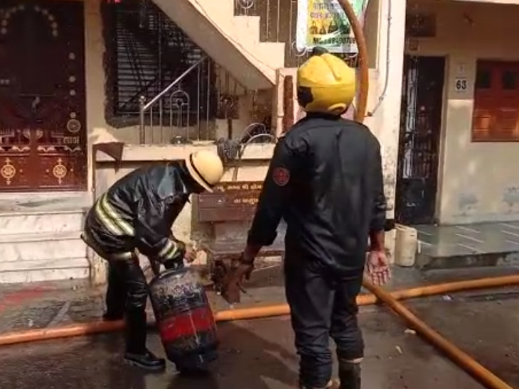The fire was brought under control by the fire brigade in a closed ...