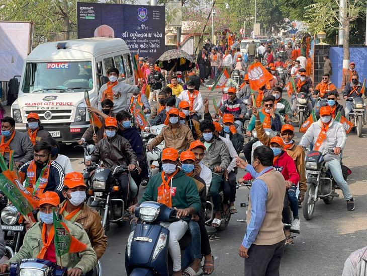 1000 બાઇકસવારો રોડ શોમાં જોડાયા.