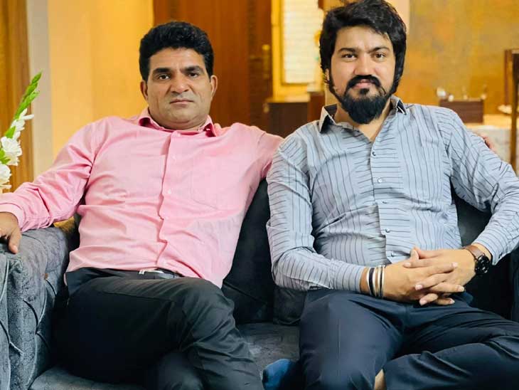 ઇસુદાન ગઢવી સાથે વિજય સુવાળા