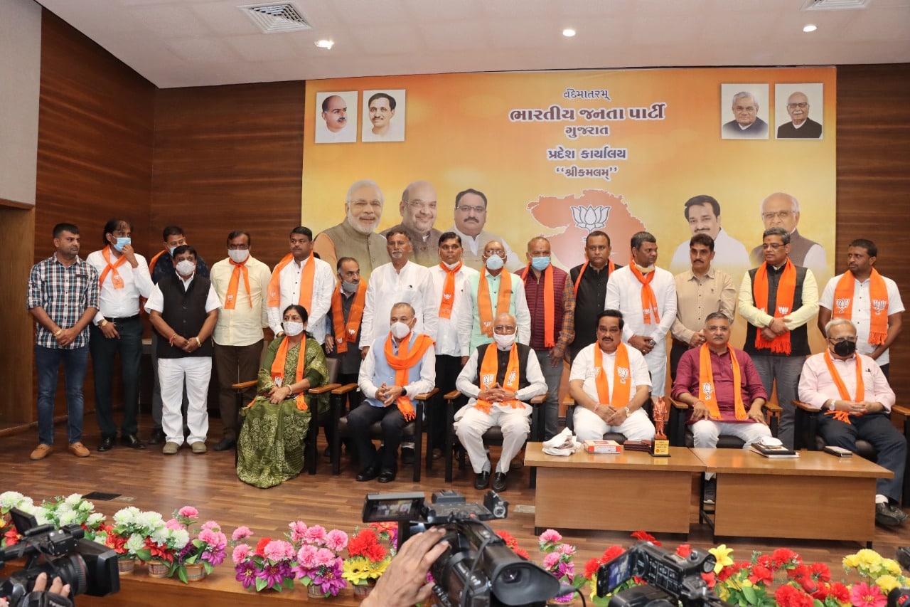 Leading actors of Gujarati film industry including Bhakti Kubawat