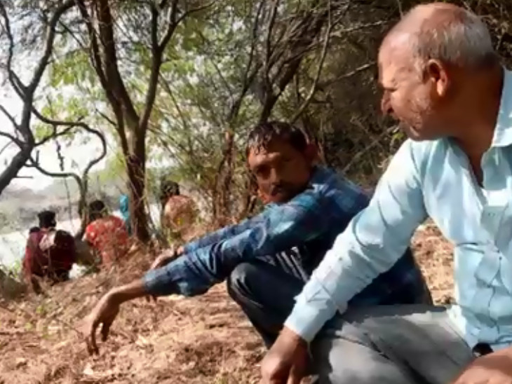 પરિવારજનો ઘટનાસ્થળે દોડી આવ્યાં.