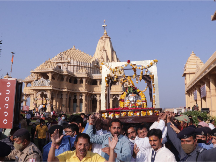 ટ્રસ્ટની પારંપરિક ધ્વજાપુજા અને પાલખીયાત્રા પણ યોજાઈ