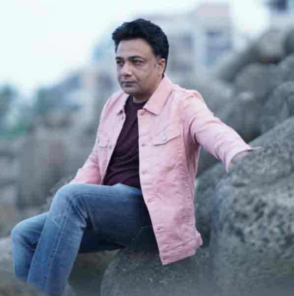 Hemant loves horse riding and playing golf.