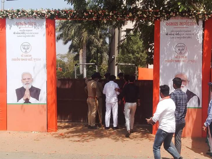 અમદાવાદના મેયરને કમલમમાં જતાં રોકવામાં આવ્યાં
