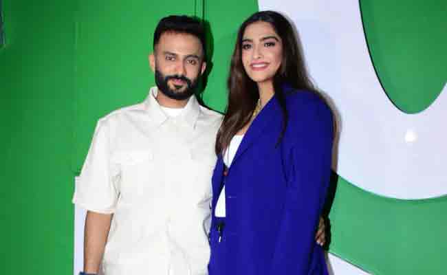 પતિ સાથે સોનમ કપૂર.