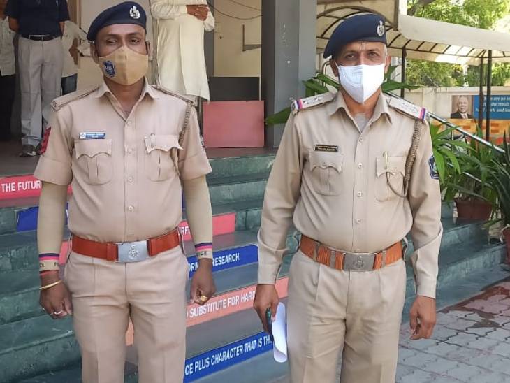 અમદાવાદમાં ભૂલથી પરીક્ષાના ખોટા કેન્દ્ર પર પહોંચેલી વિદ્યાર્થિનીને પોલીસે પોતાની ગાડીમાં બેસાડી સાચા કેન્દ્ર પર પહોંચાડી|અમદાવાદ,Ahmedabad - Divya Bhaskar