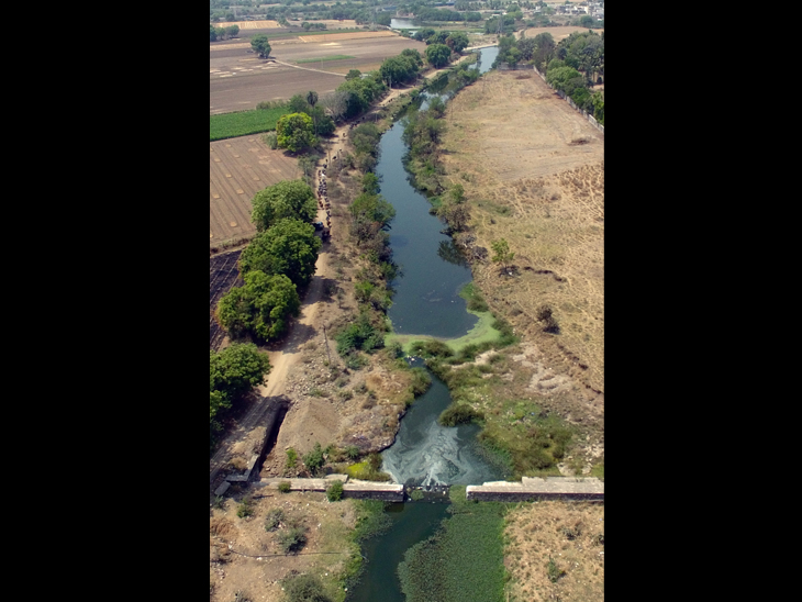 The Nyari Dam, which supplies drinking water in West Rajkot, drains sewage from 30 societies near Kangshiali.
