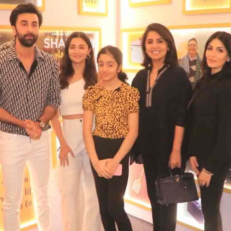 Alia with Ranbir's family.