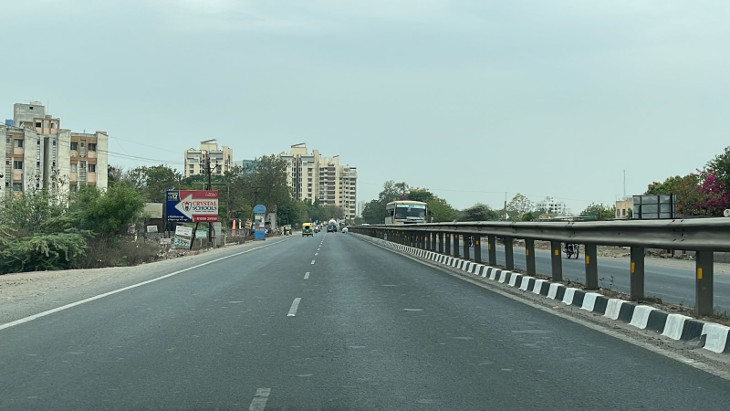 રાજકોટમાં વહેલી સવારથી વાદળછાયું વાતાવરણ.