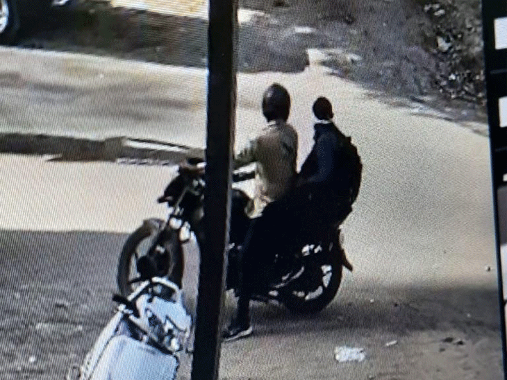 શંકાસ્પદ બાઈકચાલક પણ સીસીટીવીમાં કેદ