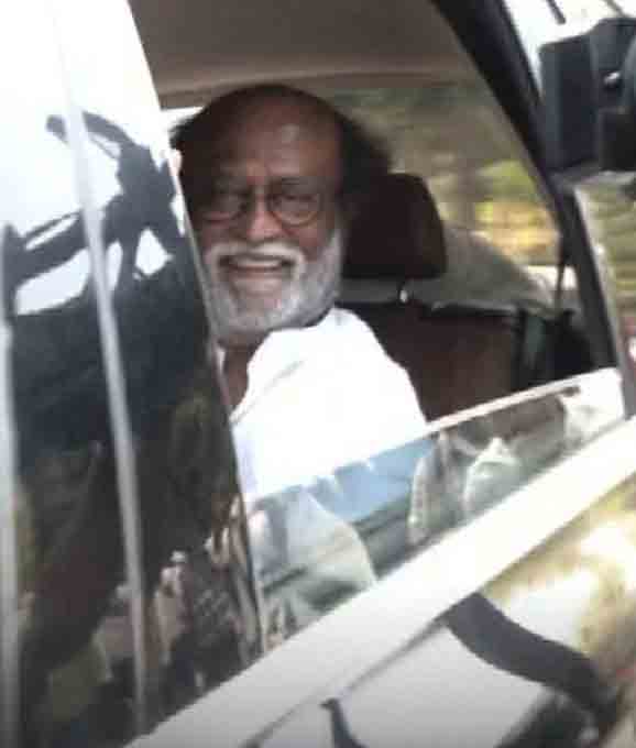 Nayanthara wedding photos: સાઉથની અભિનેત્રી નયનતારાએ ડિરેક્ટર વિગ્નેશ શિવન સાથે લગ્ન કર્યા, શાહરુખ, સમંથાથી લઇ આ મહેમાનોએ આપી હાજરી 6 untitled 2 1654768670