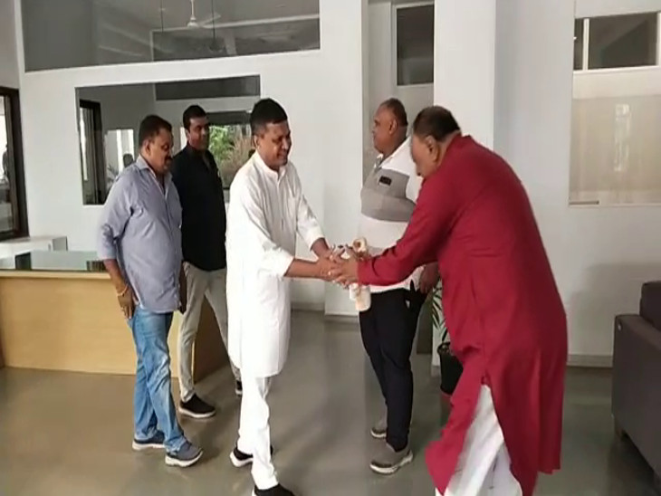 સોમનાથ અતિથી ભવનના પ્રમુખ સાથે મિટિંગ શરૂ
