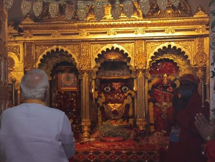 વડાપ્રધાન મોદીએ આજે પાવાગઢ મંદિરની મુલાકાત લીધી હતી.