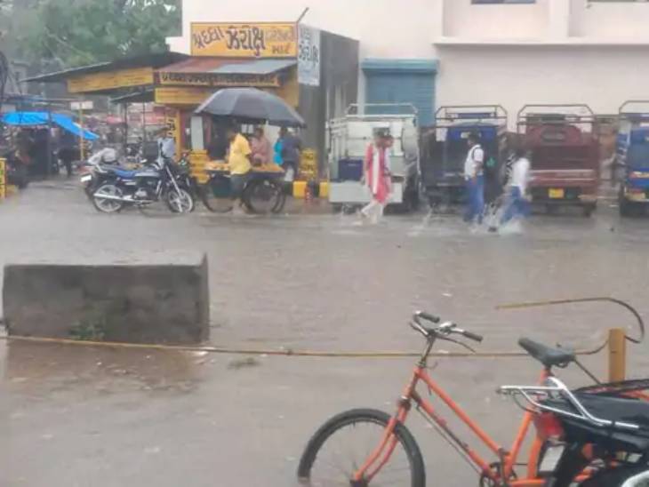 In Gujarat, more than 1 inch rain was recorded in 35 talukas on Monday