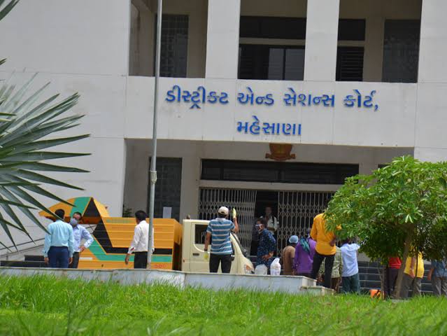 Mehsana court sentences four members of girl's family to life in prison for  killing father's father in love marriage feud