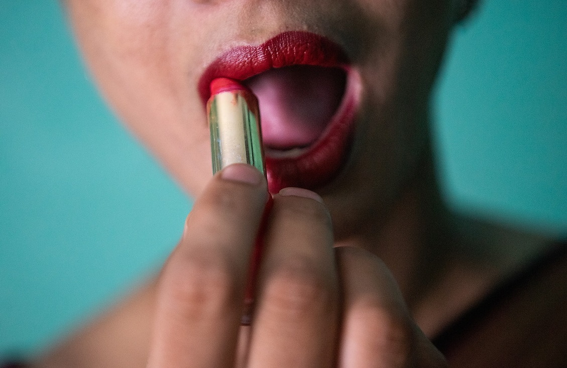 કિન્નરો તેમની આર્થિક સ્થિતિ મુજબ મેકઅપ પર ખર્ચો કરે છે.