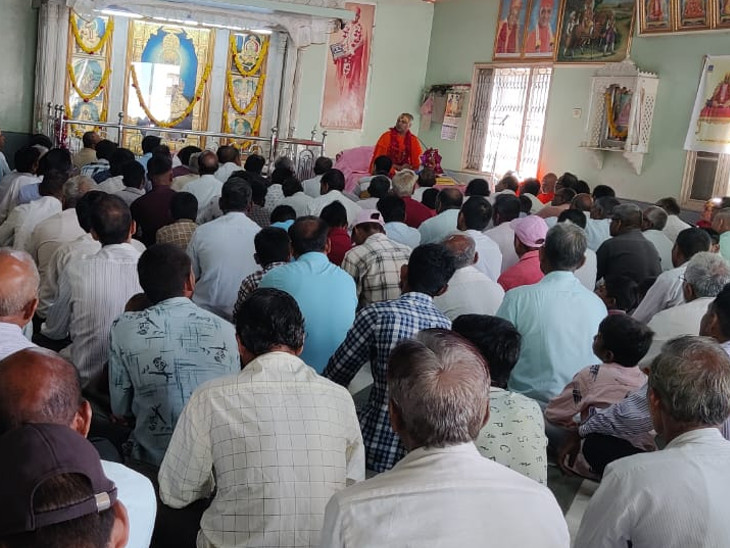 વિશાળ સંખ્યામાં ઉપસ્થિત હરિભક્તોએ કથામૃતનું રસપાન કર્યું હતું.