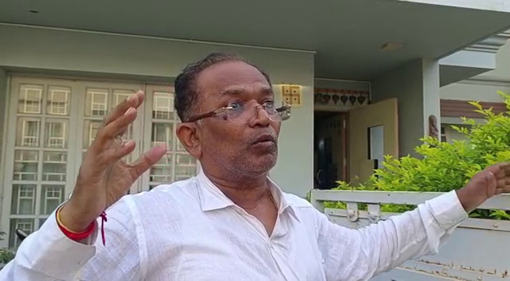 Rajeshbhai Patel, owner of Riddhi Siddhi Bungalow.