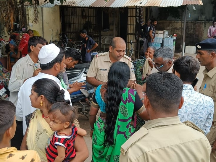 પોલીસે તપાસ હાથધરી.