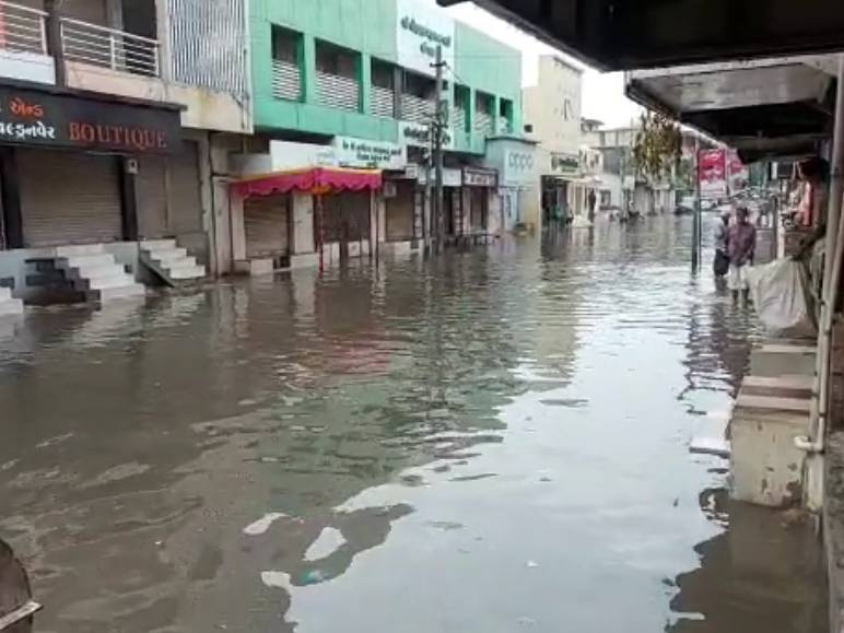 Rainwater filled the markets everywhere.