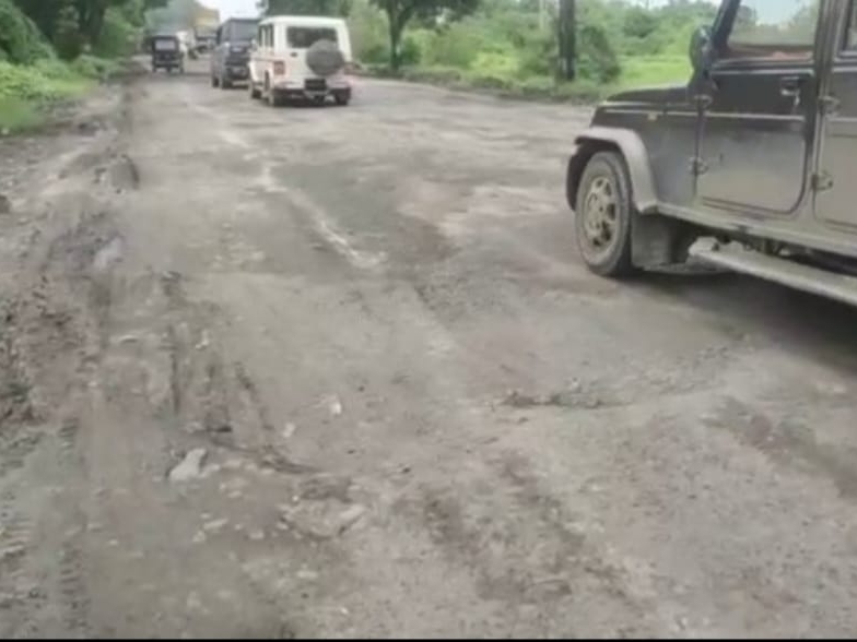 Road from Bharuch's Jambusar Bypass to Kelod rough, causing