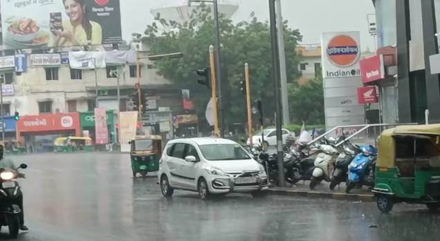 આગામી ત્રણ કલાકમાં ગાંધીનગરમાં ભારે વરસાદની આગાહી.