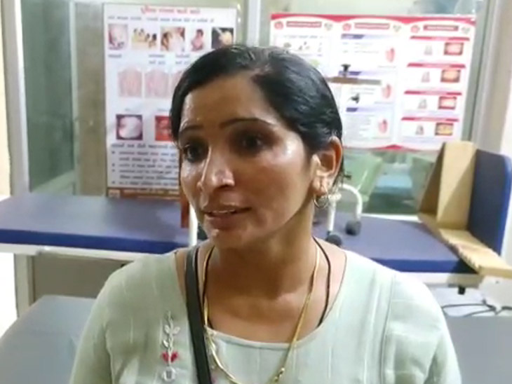 વોર્ડન અને હેડ ટીચર અમૃતાબેન સોલંકી.