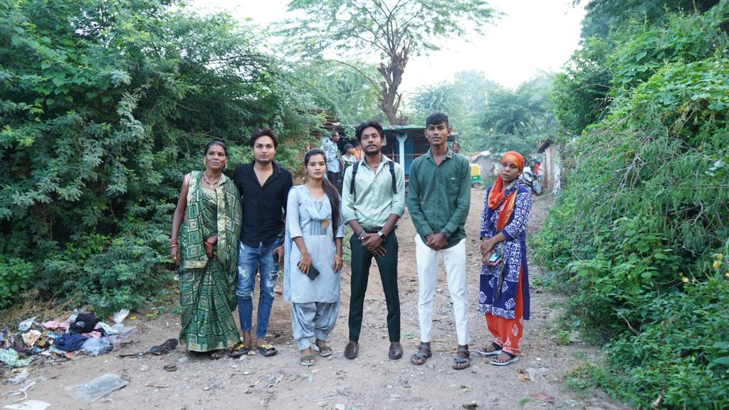 સફાઈ કર્મચારી તેના પરિવાર સાથે દિલ્હી જવા રવાના થયો હતો