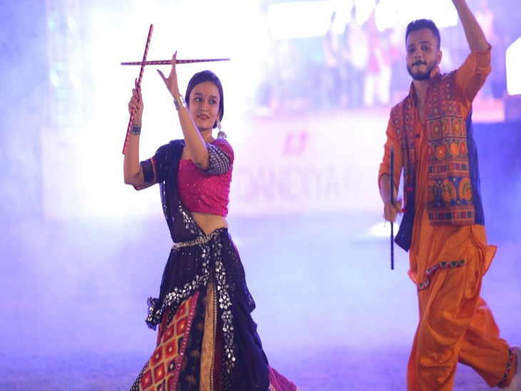 રેડિયસ પાર્ટી પ્લોટમાં દાંડિયાની મોજ.