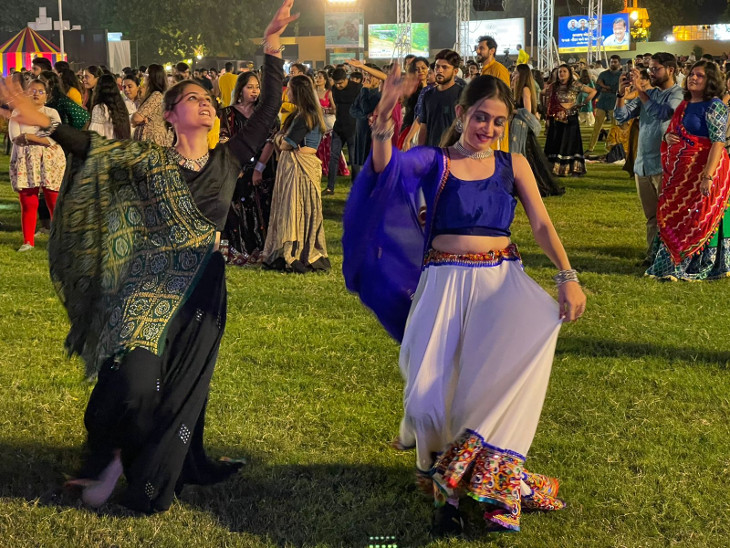 ખેલૈયા દેશભક્તિના રંગમાં રંગાયા.