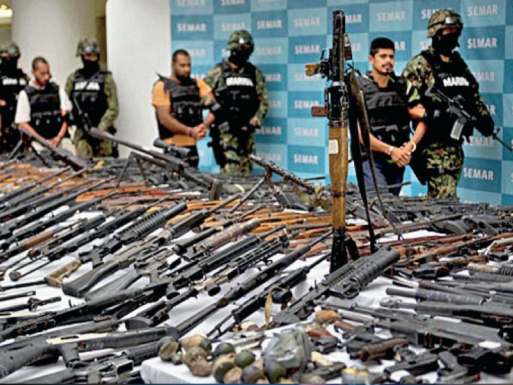 Drug gangs in Mexico have 600 planes, a private army of 75 thousand