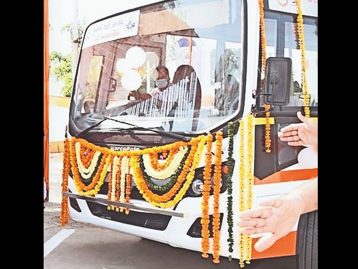 વાપી સિટી બસને 1 વર્ષ પૂર્ણતા તરફ, બે બસો વધારાશે 1 year towards Chartered Bus Vapi Contact Number