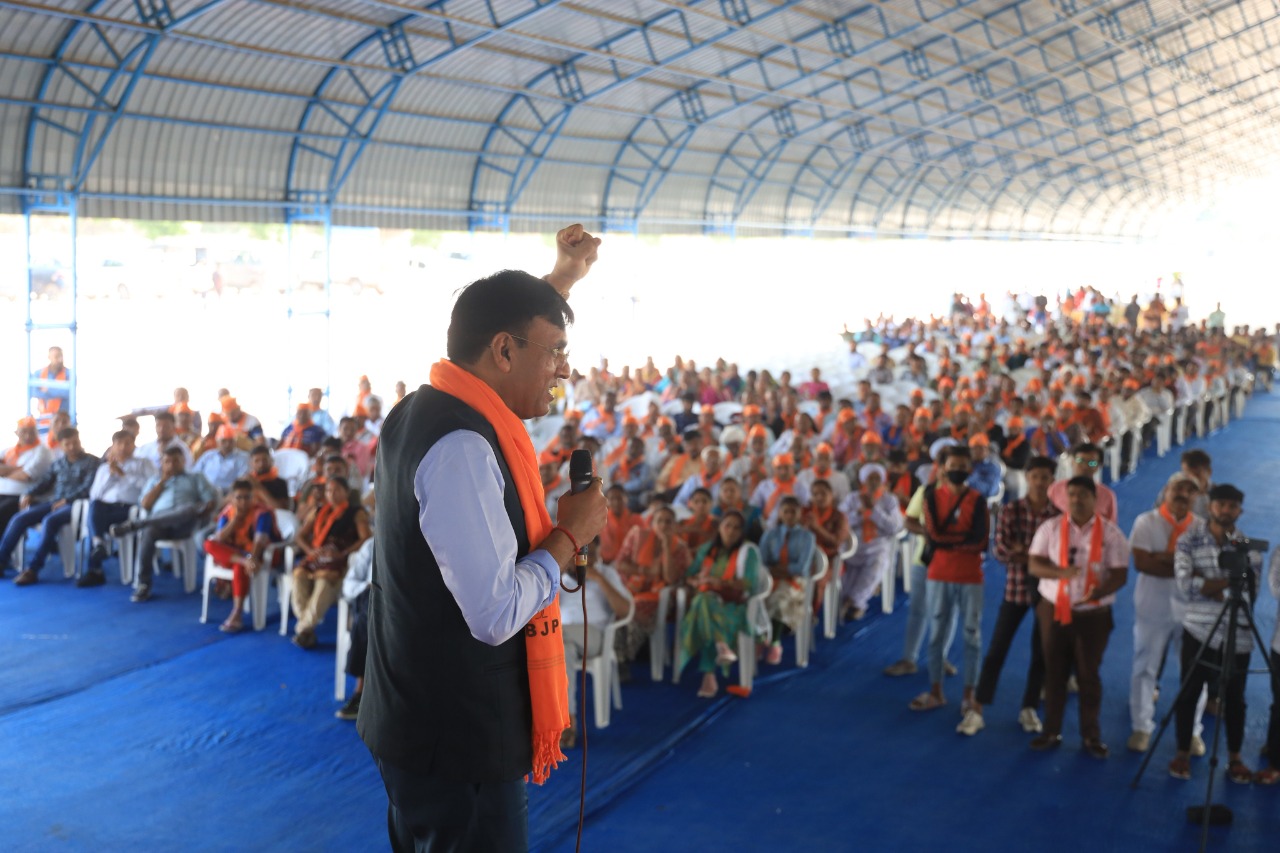કેન્દ્રીય મંત્રી મનસુખ માંડવિયાએ સભા ગજવી હતી.